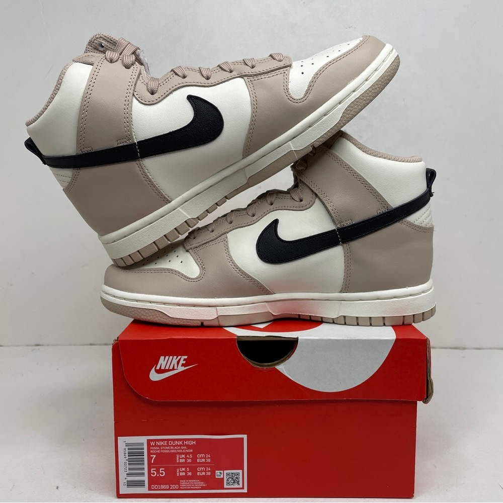 Nike Dunk High WMNS “Moon Fossil” 2023 - Picture 3 of 4